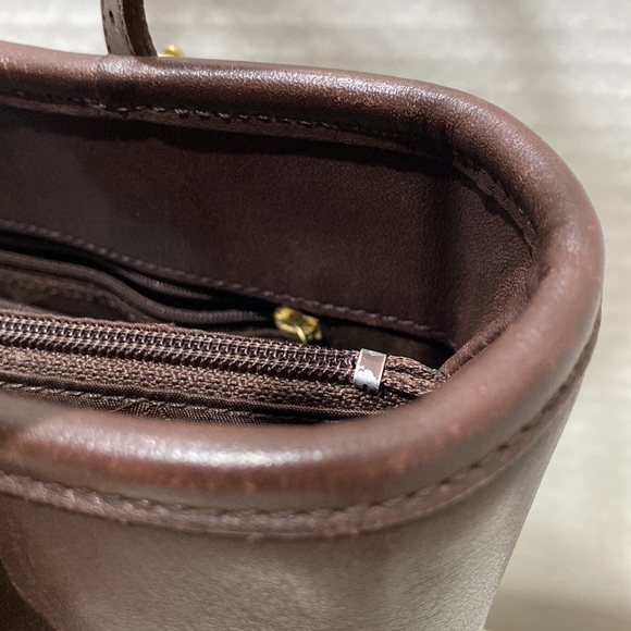 COACH (No. C2W-9803) Legacy Vintage Brown Leather Tote Bag - Picture 7 of 16